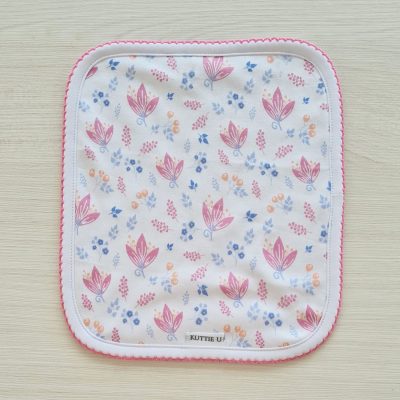 babita chica flores fresa