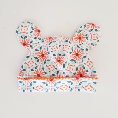 gorro flores naranja